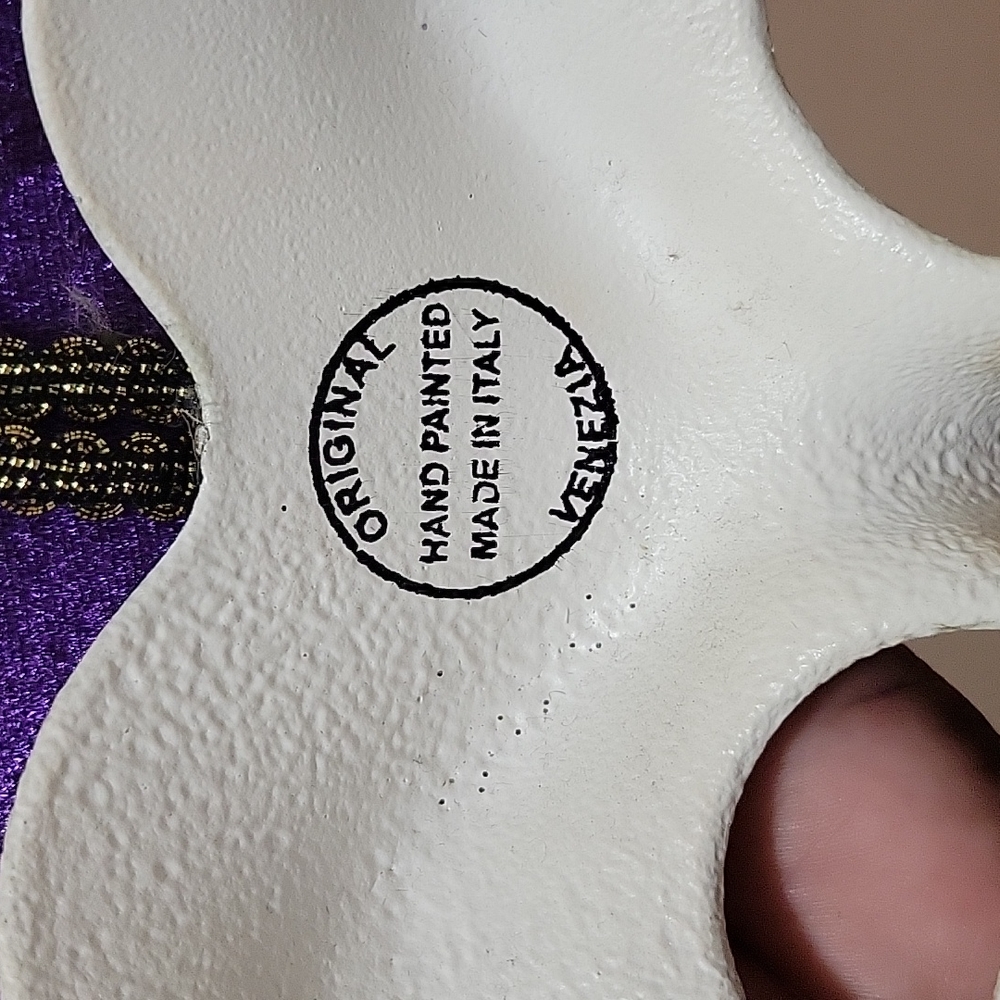 Mask - Picture 3 of 10